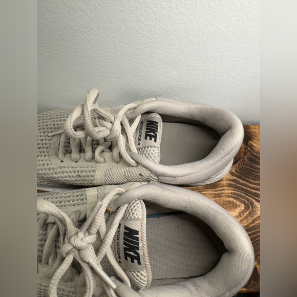 Nike shoes - Picture 5 of 7